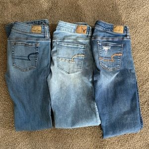 3 pairs American Eagle jeans